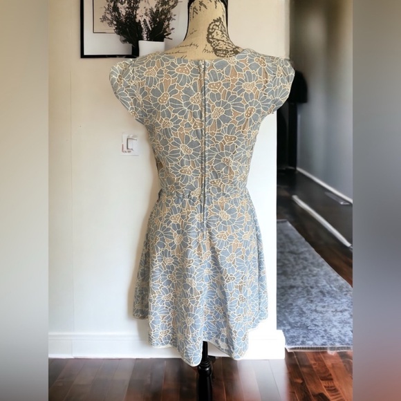 NWT Floral Soft Blue Lace Cap Sleeve Dress Mini Sz 7, Juniors, Women’s Small - Picture 3 of 15
